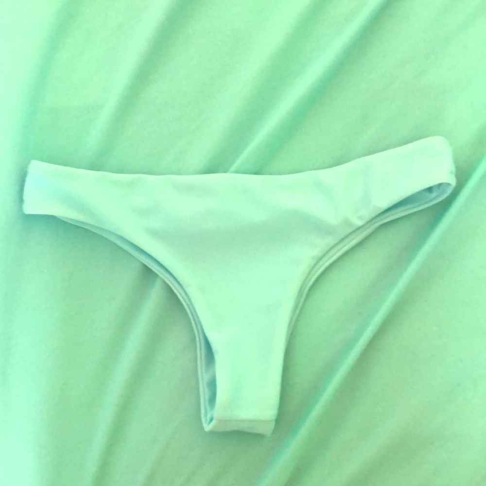 Cheeky bikini bottoms